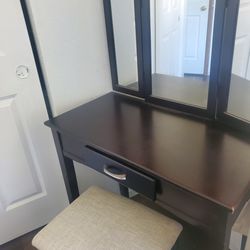 Vanity Table With Mirror And Stool
