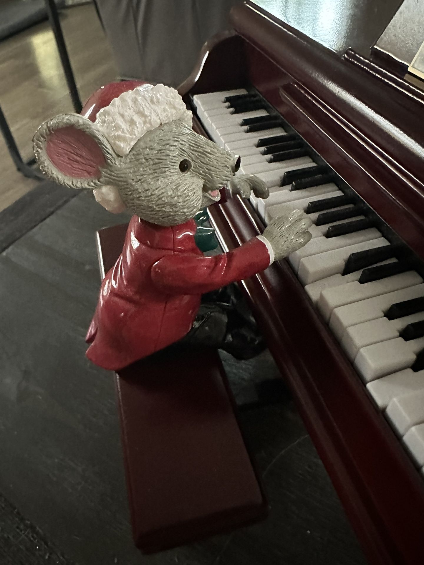 Gold Label, Magical Musical Maestro Mouse With Baby Grand Piano