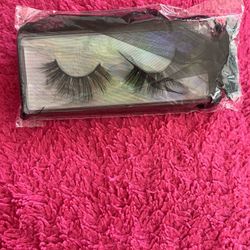 Eyelashes With Brush 