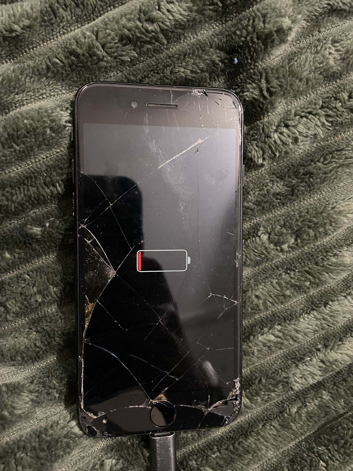 iPhone 7 (READ DESCRIPTION)