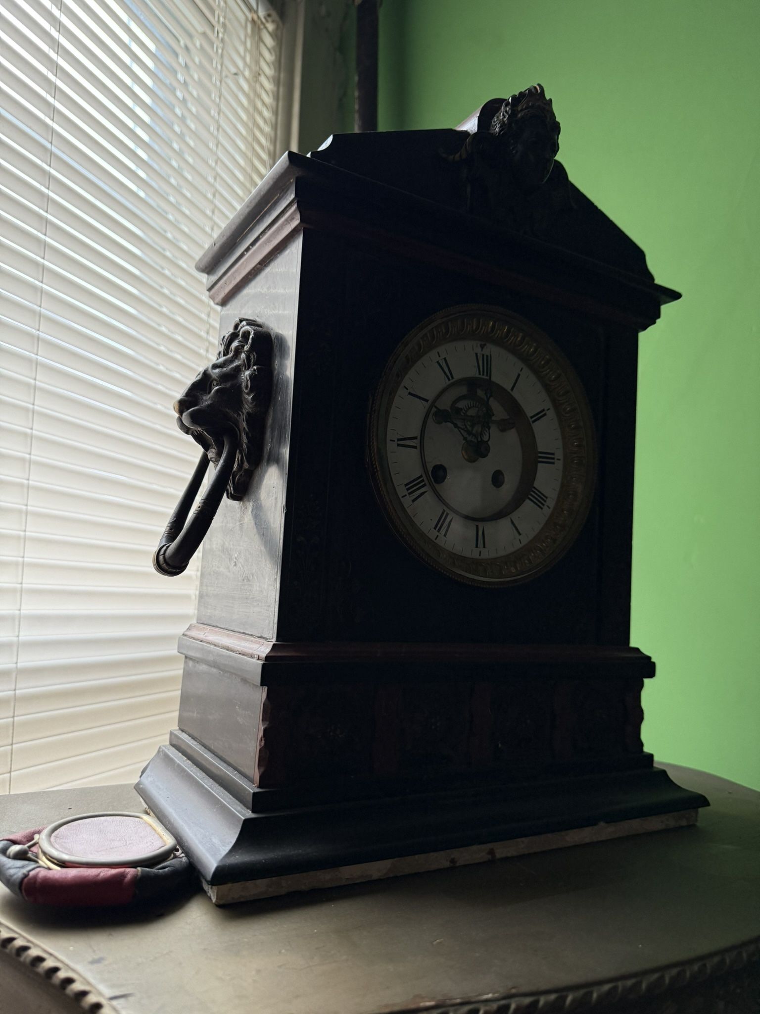 Antique Mantel Clock With Key