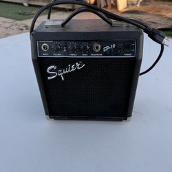 Squier by Fender SP-10 Portable Electric Guitar Amplifier
