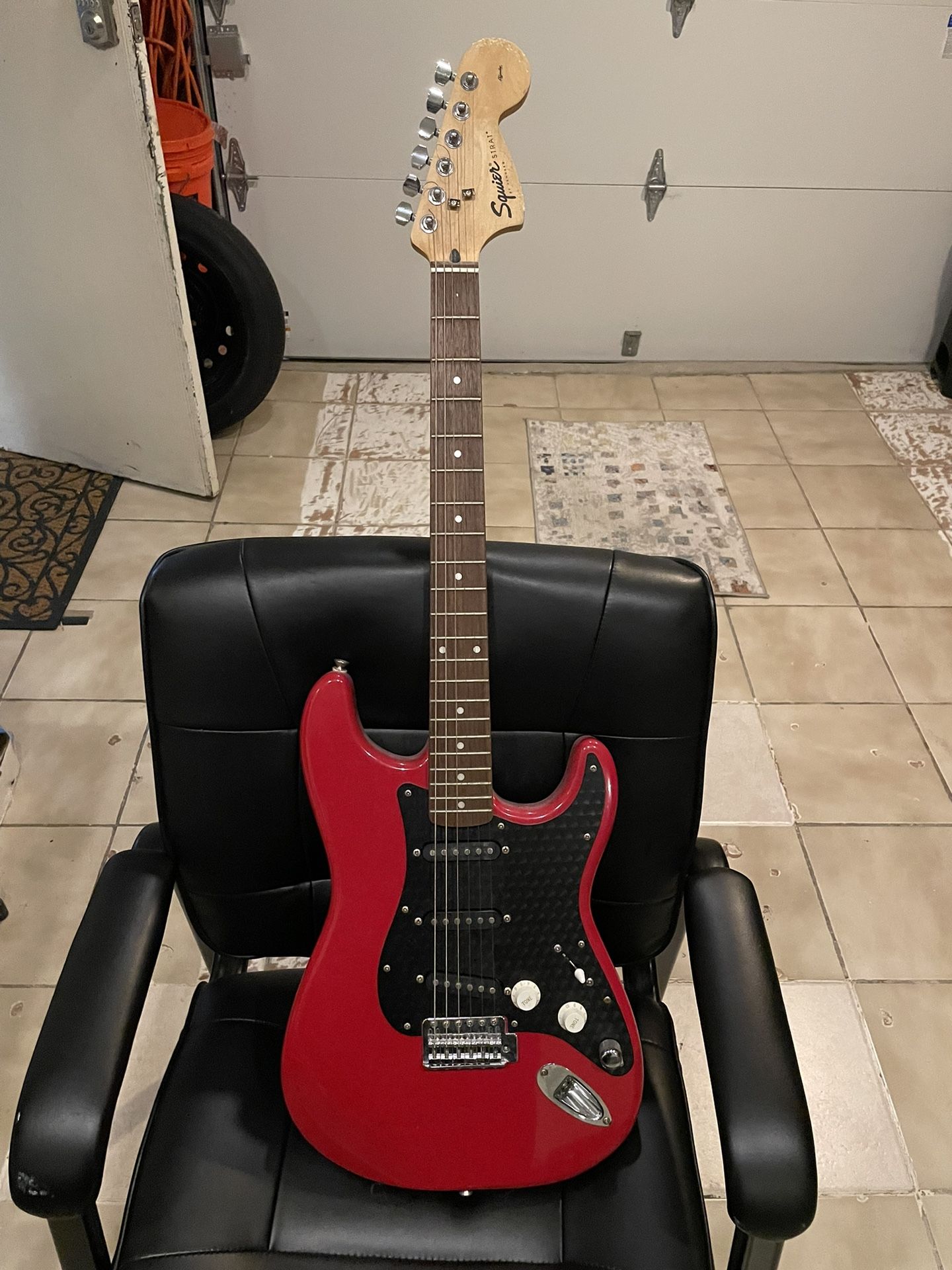 FENDER guitar 