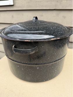 Large steamer with lid for seafood cooking pot camping