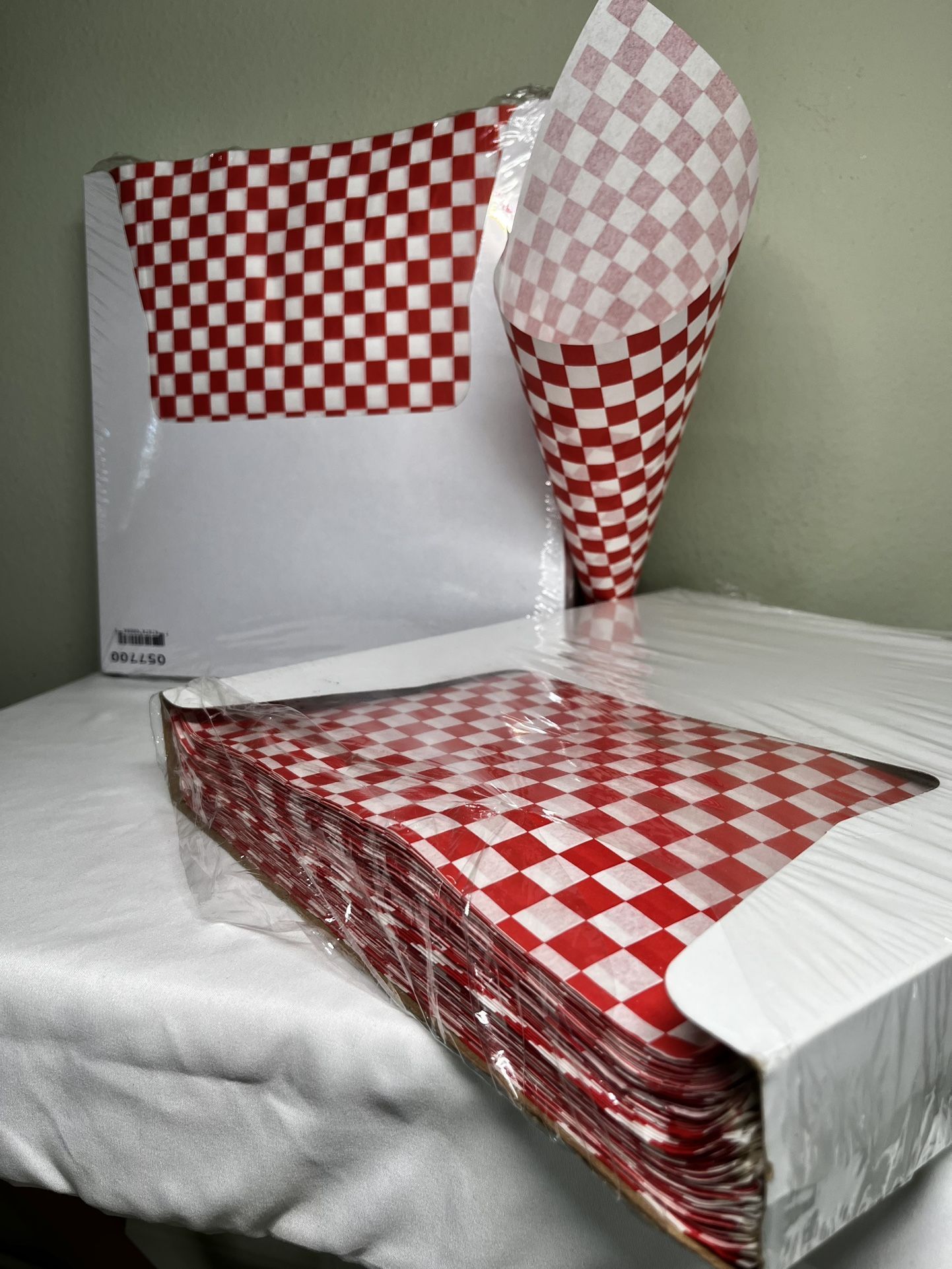 New! Paper Lunch Wrap/Basket Liner 12” x 12”