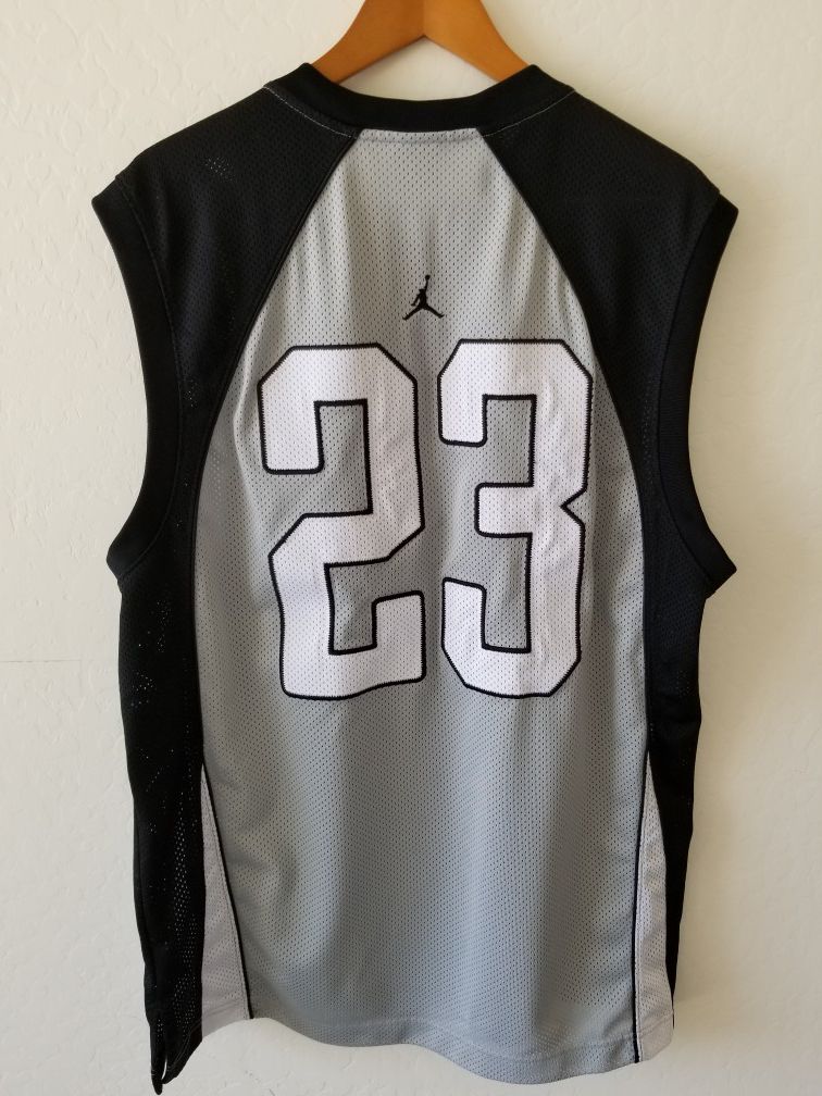 Michael Jordan (Chicago Bulls) XL Jersey for Sale in Madera, CA - OfferUp