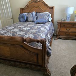 Bedroom Set Excellent Condition 
