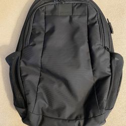 Pacsafe Travel Backpack Metrosafe LS350 Anti Theft 15L Backpack Men Women NWOT for Sale in San Diego CA OfferUp