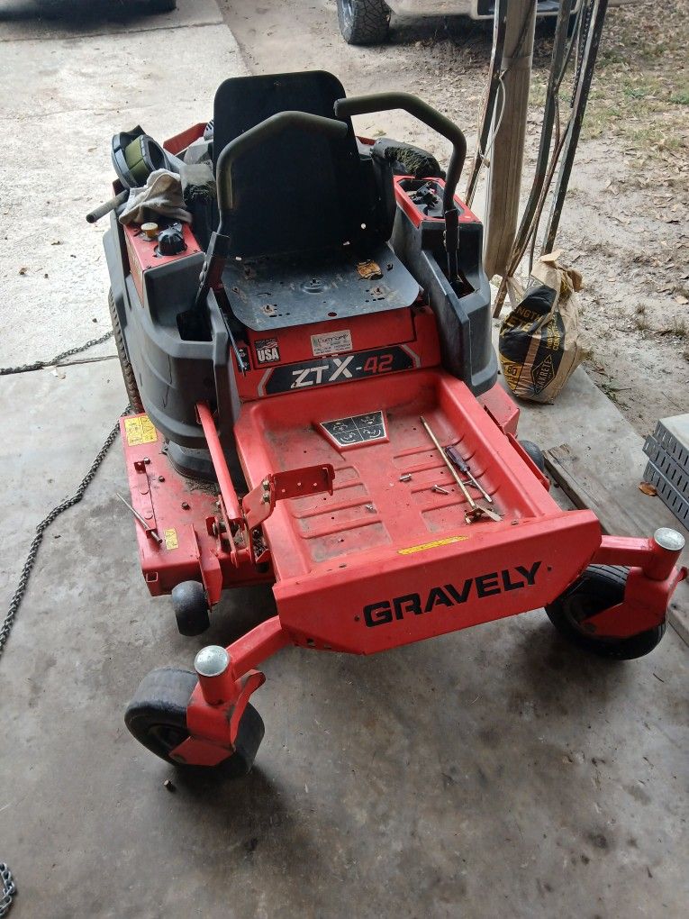 Gravely ZT X 48″ Kawasaki Zero Turn Mower 