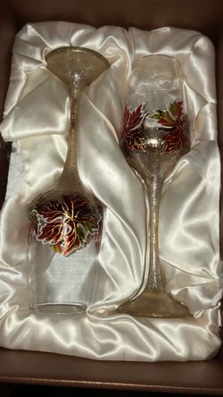 Hand painted wine glasses for wedding