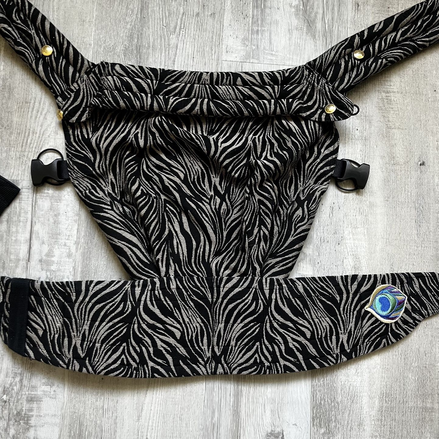 Artipoppe Zeitgeist Baby Carrier Unnatural Zebra in Cotton for