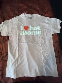 I Love Hot Moms T-shirt Large Pink