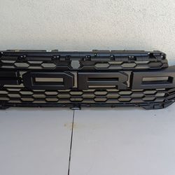 2024-2025 FORD RANGER FRONT GRILLE OEM USED
