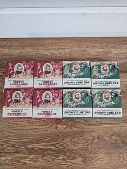Dr. Squatch Limited Edition Bar Soap Snowy Pine Tar (4) & Frosty Peppermint (4)