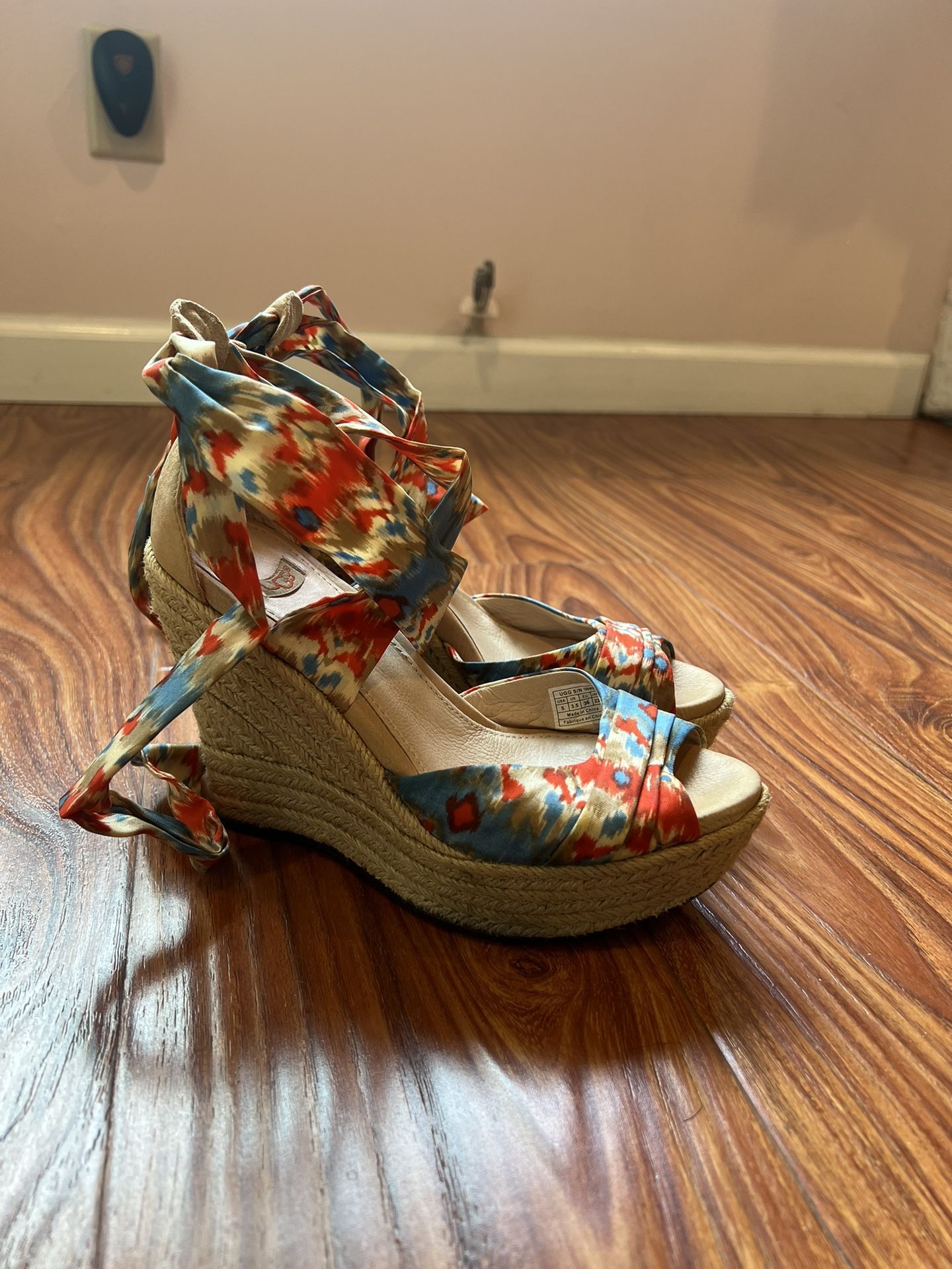 Ugg Espadrille Ankle Strappy Wedge US 5