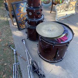 Full Ddrum drum set Used