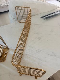 Gold Metal Wire Wall Shelf