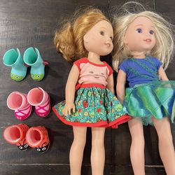 American Girl Dolls And Accessories ( One of The Dolls Has Broken Legs That Can Be Fixed At The American Girl Store)