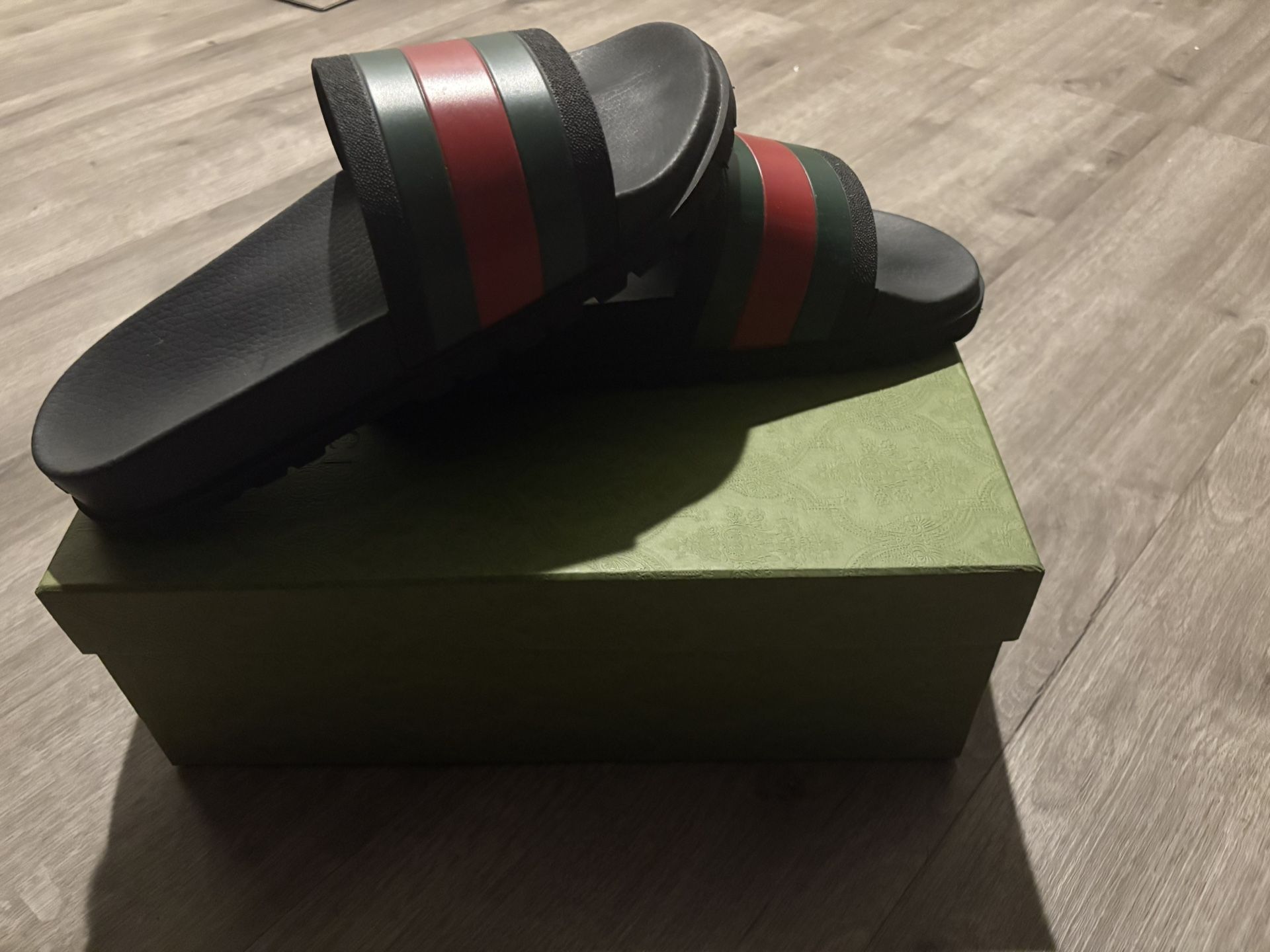 GUCCI Men's Slide Sandal With Web, Green, Rubber