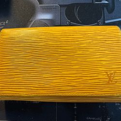 Louis Vuitton Yellow Compartment Women's Wallet with Logo 