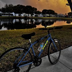 Fuji 2.3 Road bike