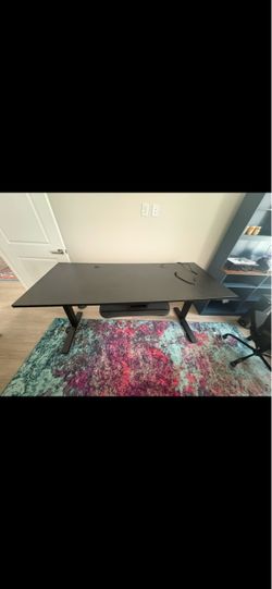 Computer table