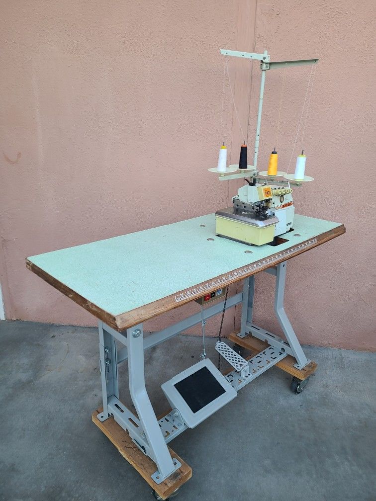 Sewing Machine Overlock