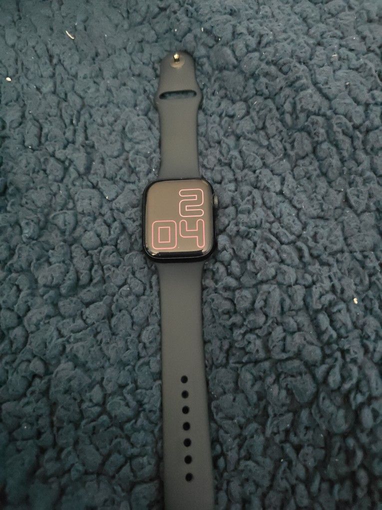 Apple Watch Series 7   45mm jet black