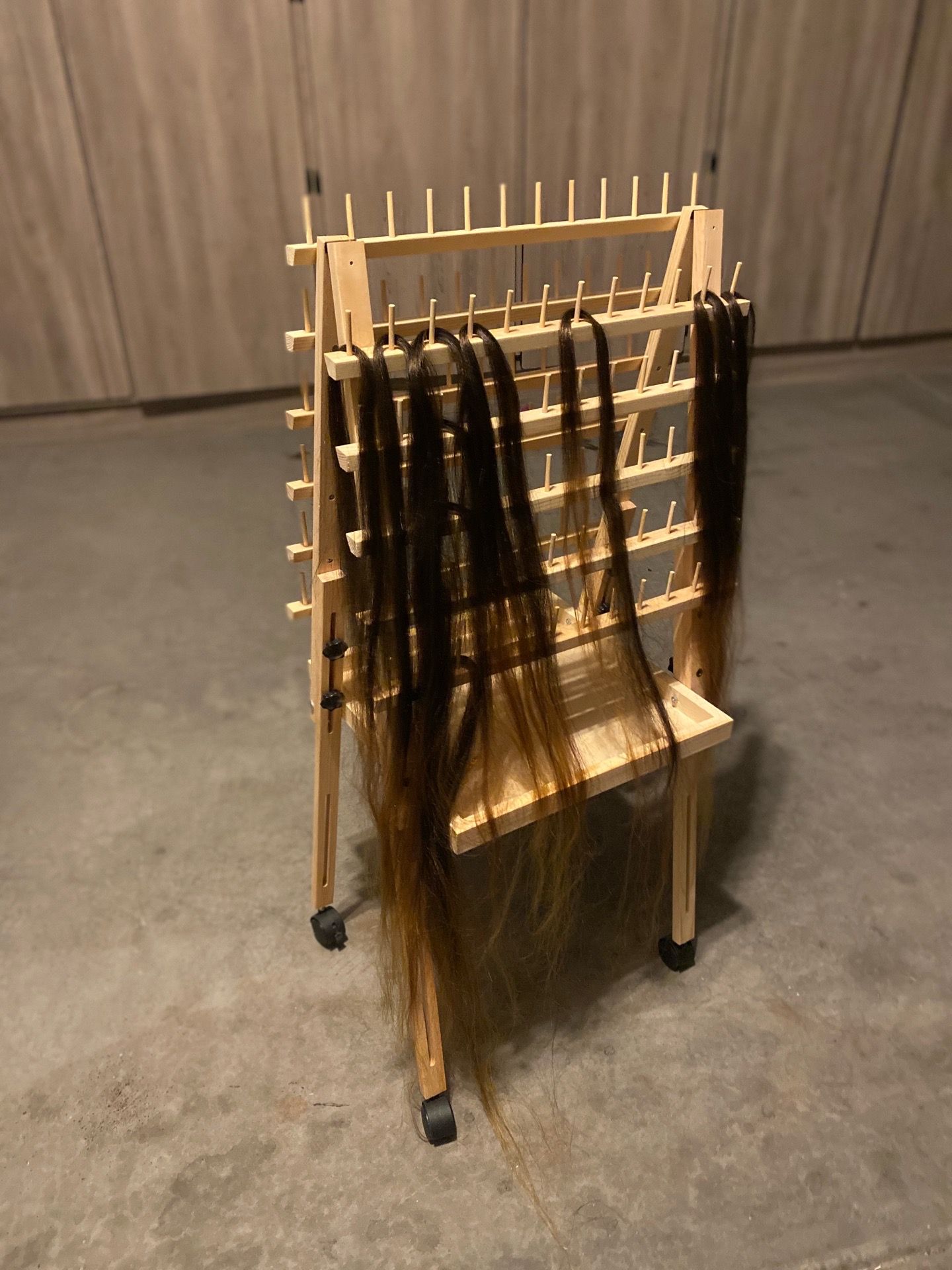 Double-Sided Wooden Hair Braiding Rack with Wheels