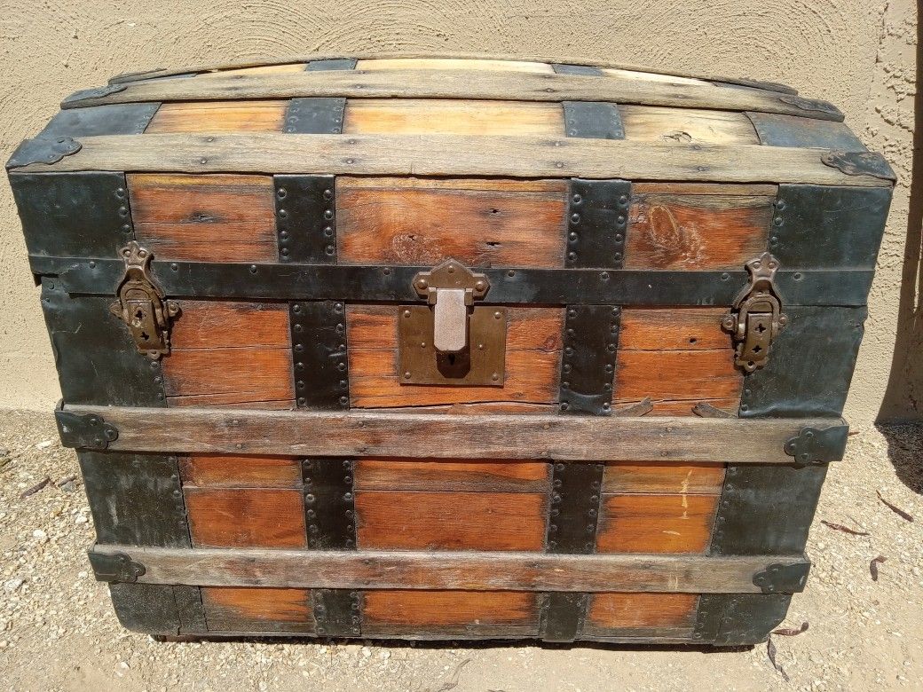 Vintage Rustic Trunk