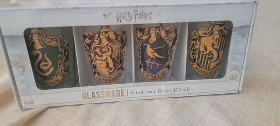 BRAND NEW SET OF 4 16OZ HARRY POTTER GLASS DRINKING GLASSES