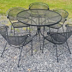 6 pc Refurbished vintage Russell Woodard / salterini barrel back wrought iron outdoor patio set