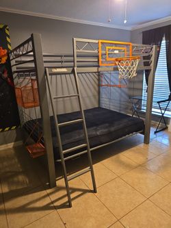 Full size bunk bed with futon