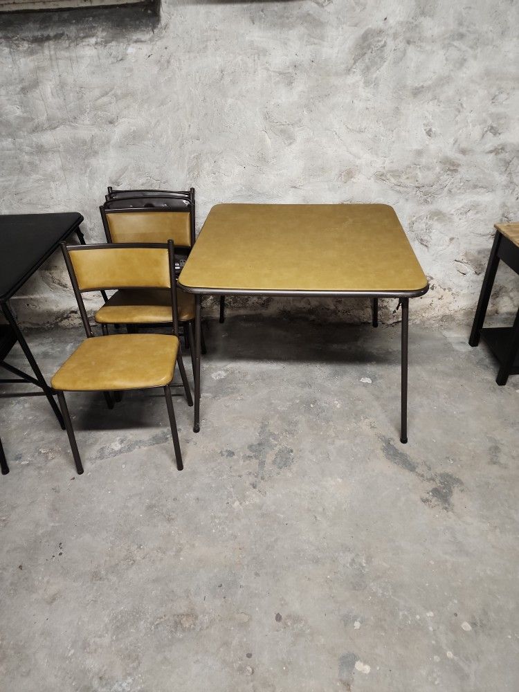 Card Table 4 Chairs