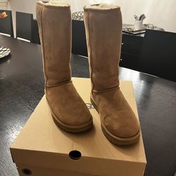 Women’s Uggs Classic Tall || . US-7