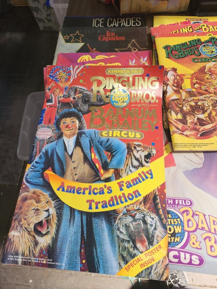 20 Ringling Bros.and Barnum & Bailey CIRCUS & Walt Disney & Ice Capades