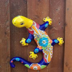 Talavera Lizard Wall Decoration.. Clay Pots, Planters,Plants $30 cada uno.