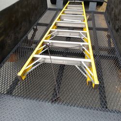 8 Ft Fiberglass Ladder
