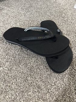 KuaiLu Black Flip Flops size 8