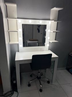 Vanity set
