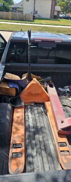 Manual pellet jack's