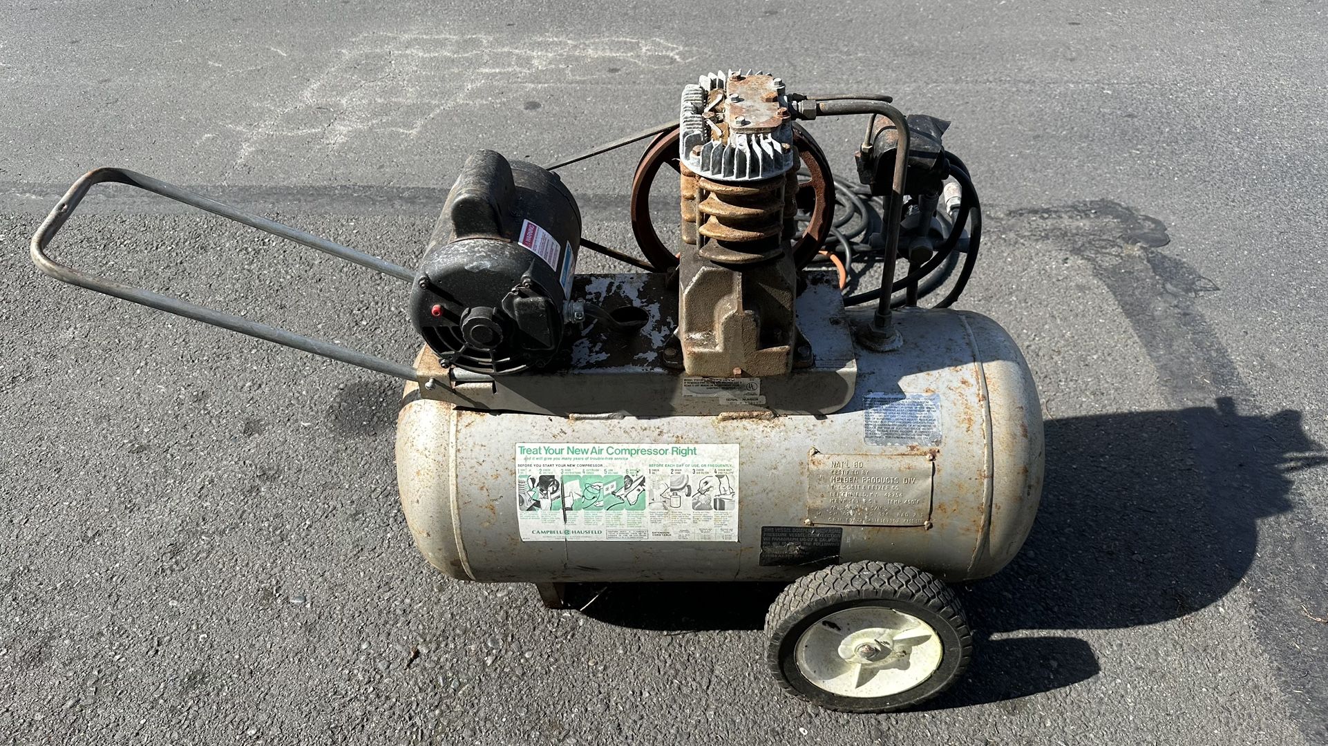 Campbell Hausfeld 20 Gallon Portable Air Compressor