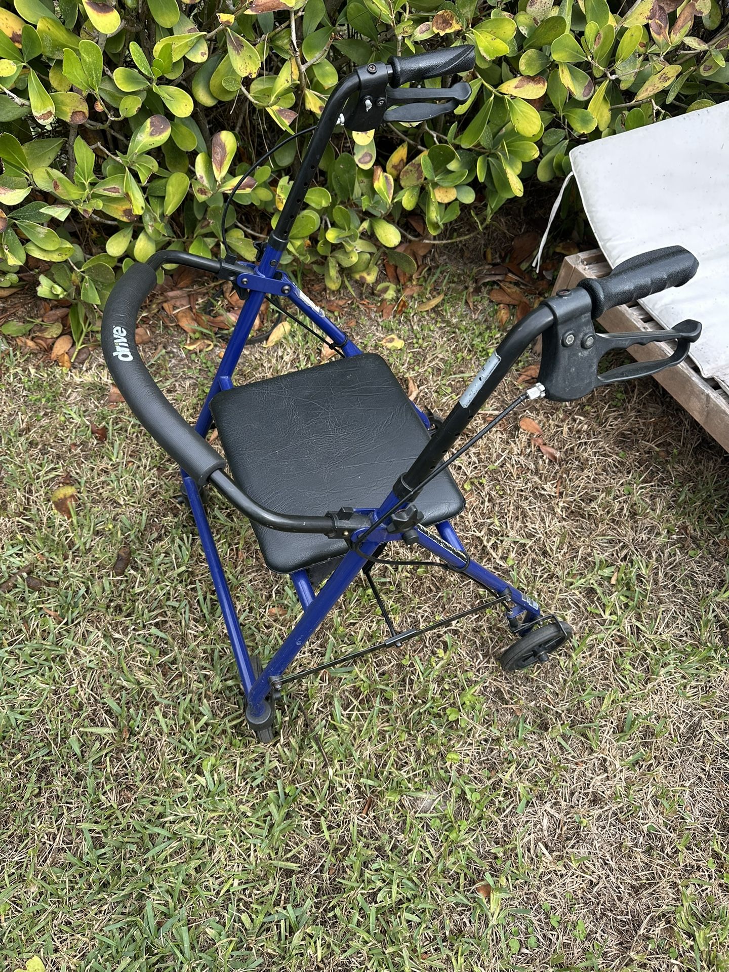 Drive Rollator Walker w/ Seat & Brakes