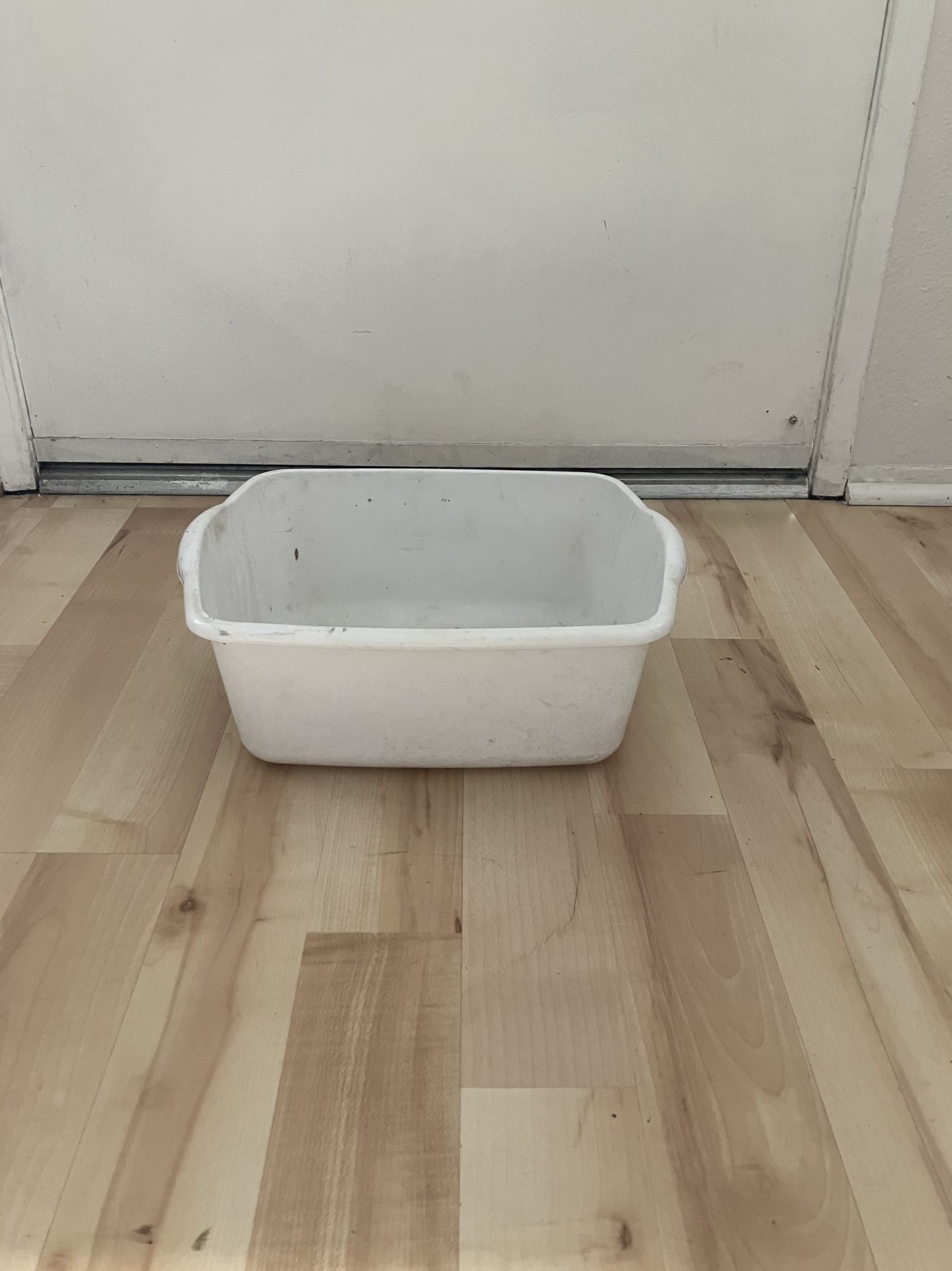 White Sterilite Plastic Tub Bin Container