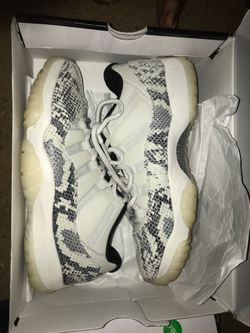 Jordan 11 low men’s snakeskin size 11
