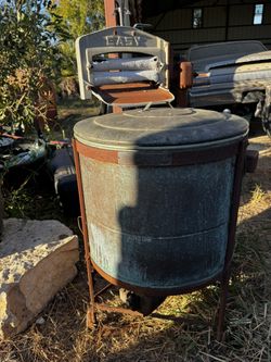 1912 Easy Vacuum Electric Washer