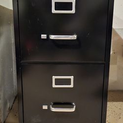 FILE CABINET WITH LOCK AND KEY