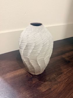 Handmade Ceramic Vase – Hand-Carved Wave Texture