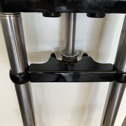 2009 Softail Custom FXSTC Forks black