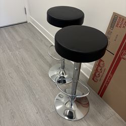 Round Bar Stools